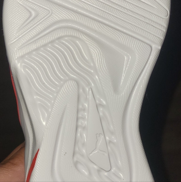 Boys 11c Red Puma - Picture 2 of 2